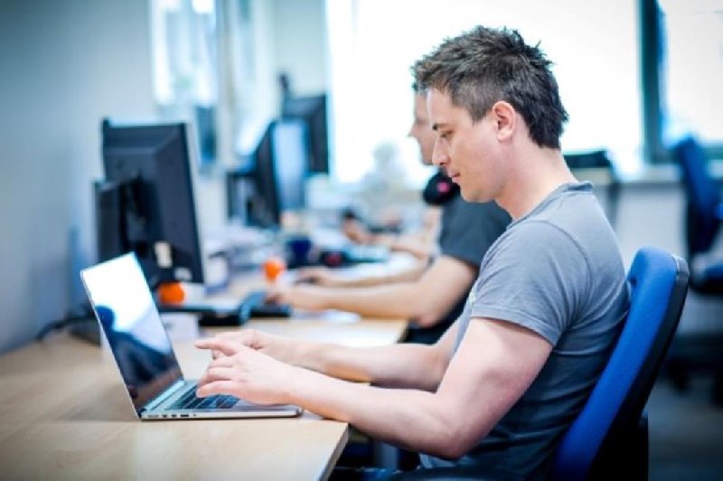 Zainwestujemy w rozwój startupów lub działających firm w branży IT - 01 Zainwestujemy w rozwój startupów lub działających firm w branży IT - 01