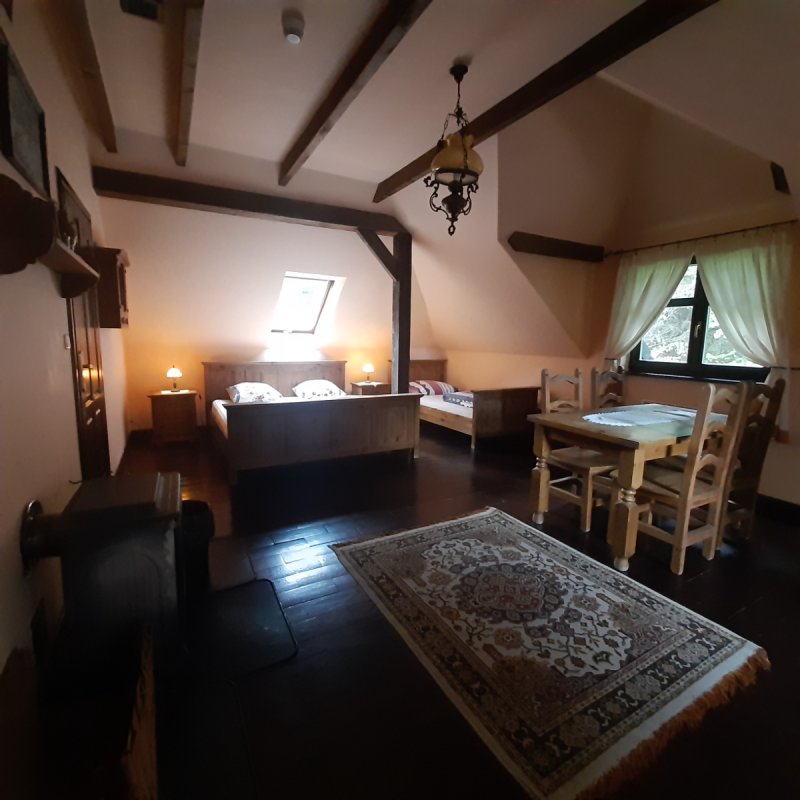 Restauracja z Pokojami Hotelowymi w Bieszczadach - 05