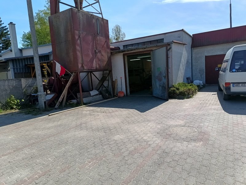 Nieruchomość przemysłowa w spokojnej okolicy - 01