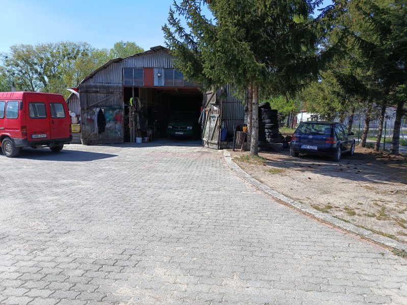 Nieruchomość przemysłowa w spokojnej okolicy - 02