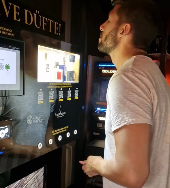 Automaty sprzedające pojedynczą aplikację perfum - 02