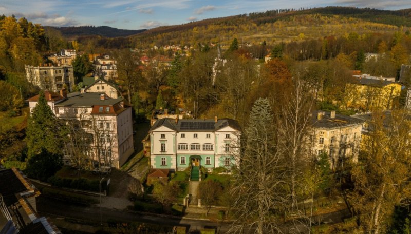 Prosperujący pensjonat na sprzedaż - 01