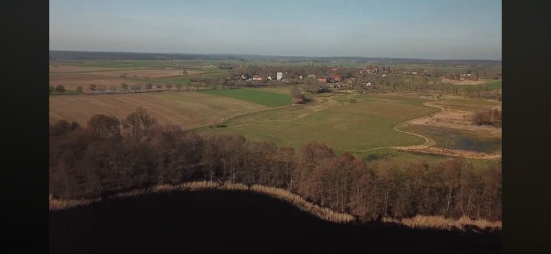 Wyjątkowa oferta dużej nieruchomości nad Jeziorem - 03